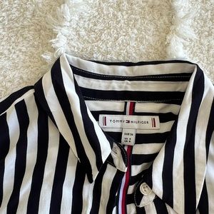 Classic tommy hilfiger white and navy stripes shirt for women!